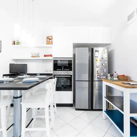 דירה Loreto Elegant Flat מילאנו